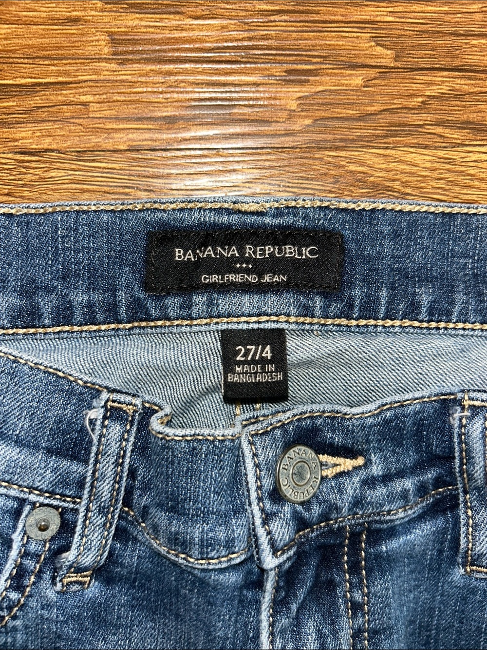 Banana Republic Women's Light Blue Girlfriend Jean Size 27/4 - Picture 3 of 9